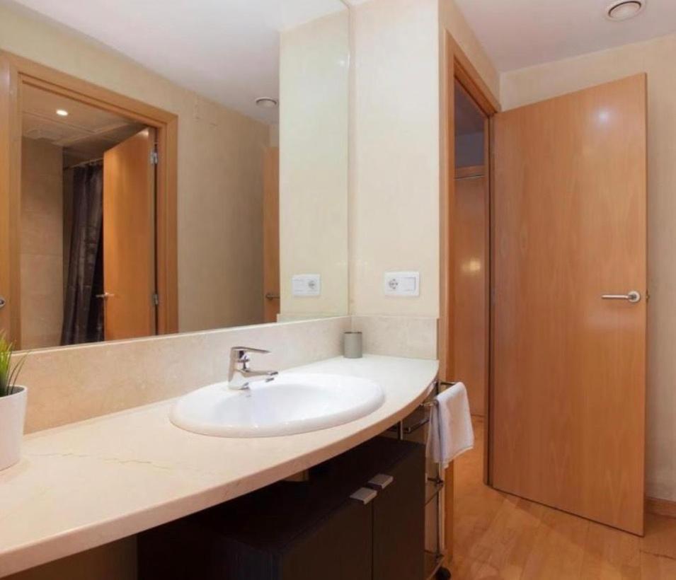 Sweet Bcn Rambla 48 Apartment Barcelona Bagian luar foto